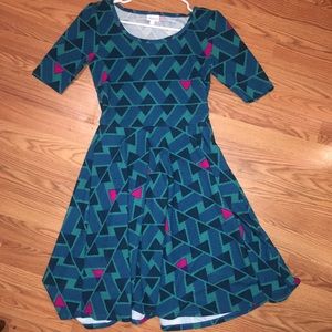 LuLaRoe Nicole dress size M